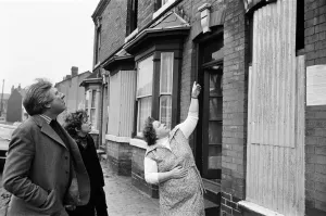 01405 Prints: Member of Parliament for Birmingham Sparkbrook Roy Hattersley visits his constituency