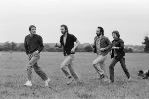 00450 Prints: Members of the British rock group The Who pose for pictures after new drummer Kenney