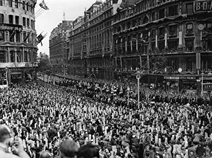 Coronation Prints: Members of the Household cavalry escort a carriage down Northumberland Avenue