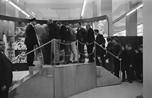 Exhibitions Prints: Members of the public patiently wait to take a look at Mercury spacecraft Friendship 7