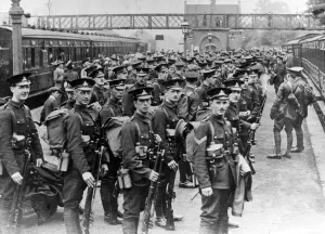 Guns Prints: Men of the Second City Battalion, Royal Warwickshire Regiment leaving Sutton Coldfield