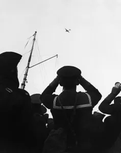 01249 Prints: a Men training in recognising planes. 12th January 1940