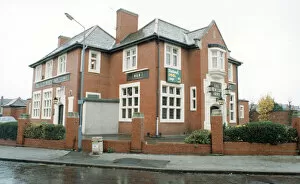 00424 Collection: The Mercer Arms Public House on the corner of Thackhall Street and Swan Lane Coventry