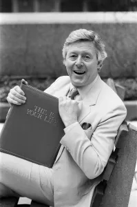 Book Prints: Michael Aspel, host of This Is Your Life'. 31st March 1988