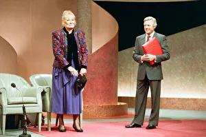 Michael Aspel surprises Liz Dawn for the TV show This is your Life