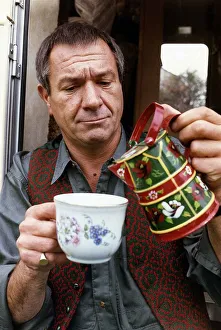 Drink Prints: Michael Elphick actor Boon central TV October 1989 dbase