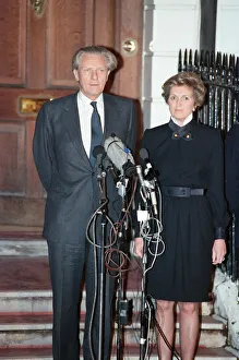 01028 Prints: Michael Heseltine concedes victory for leadership of the conservative party to John Major