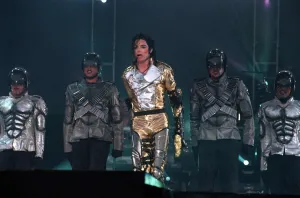 Michael Jackson Singer May 1997 Singing on stage in concert