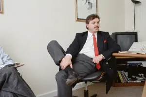 01330 Prints: Michael Knighton first came to the attention of the public in August 1989