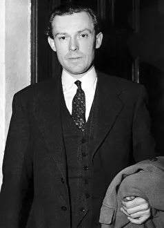 Michael Pitt-Rivers leaving Winchester Hotel March 1954 Michael Pitt-Rivers is