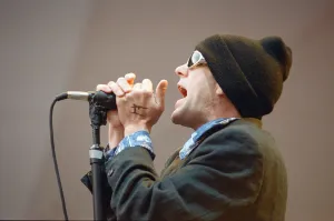 00968 Prints: Michael Stipe, lead singer with the American Rock Group REM, perform at Cardiff Arms Park