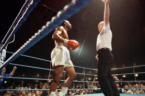 Michael Watson vs Nigel Benn for the British Commonwealth middleweight title