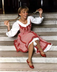 Michaela Strachan Childrens TV Presenter stars Goldilocks The 3 Bears A©mirrorpix