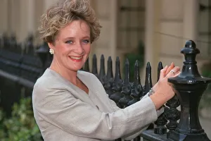 MICHELLE HOLMES - TV SERIES FIRM FRIENDS PHOTOCALL 28 / 05 / 1992