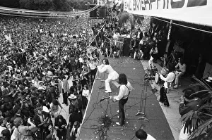 00299 Prints: Mick Jagger sings on stage at a free Rolling Stones concert in Hyde Park, London