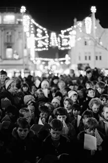 Images Dated 28th November 1985: Middlesbrough Christmas Lights switched on by Mayor, Middlesbrough, North Yorkshire