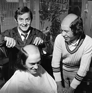 Images Dated 1st January 1973: Middlesbrough lads get bald haircuts. 1973