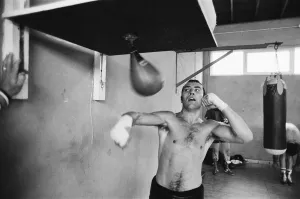 01379 Prints: Middleweight Champion Alan Minter training in Jersey ahead of his World Title fight