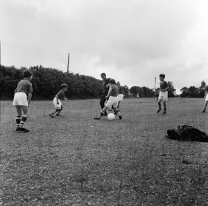 01498 Prints: Mike Trebilcock, the hero of Everton, came home to his native Cornwall