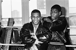 Mike Tyson meets Frank Bruno. Tysons in London to see Frank Bruno against James