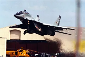 00352 Prints: A Mikoyan MiG-29 (NATO name Fulcrum) takes off for the 1998 Sunderland Airshow