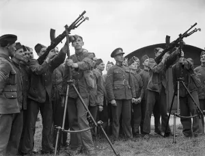 Militiamen under going training with a Bren light machine gun at the South Staffordshire