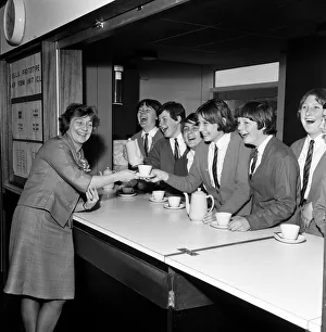 01287 Prints: Minister of State for Education and Science Shirley Williams opens Armitage County