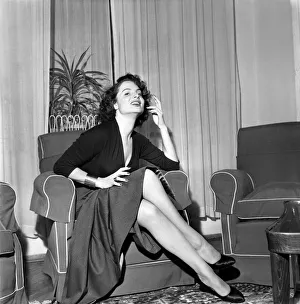 00042 Prints: Miriella, 22 Verona born Italian cinema actress is being called