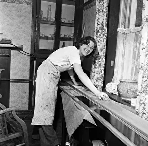 00588 Prints: Miss Marie Fielding, the only woman French Polisher on the Isle of Man