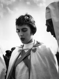 00054 Prints: Miss Mary Newton aged 20, dressed as a goddess representing the Earth