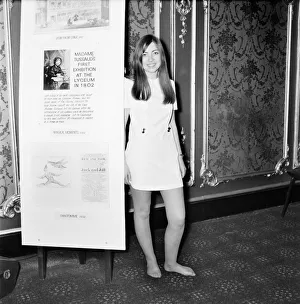 Miss top teen contest at the Lyceum. A nation wide series of heats reduced the number of