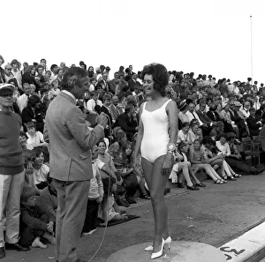 00415 Prints: The Miss Tyne Tees Television beauty contest at Tynemouth Open Air Swimming Pool 24 July