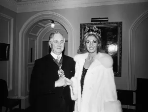 Miss World 1980, Miss Germany Gabriella Brum breakfast photocall with Lord Mayor of