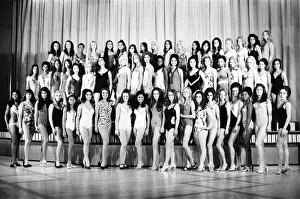 00285 Prints: Miss World Contestants line up for the press a week before the competition
