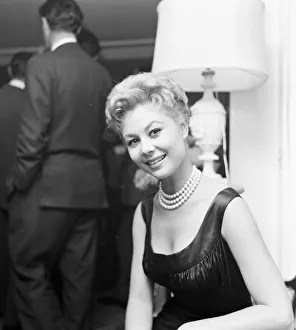 Mitzi Gaynor, American actress, singer & dancer, who is in the UK to start work on new