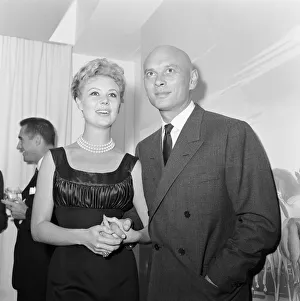 Mitzi Gaynor, American actress, singer & dancer, who is in the UK to start work on new