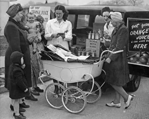 01150 Prints: A mobile welfare van tours the districts of Birmingham without a District Welfare Centre