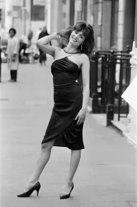 Model Jackie Jones, whose resemblance to Victoria Principal