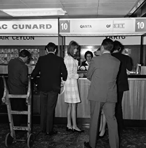 01110 Prints: Top model Jean Shrimpton The Shrimp'and her boyfriend Terence Stamp flew to