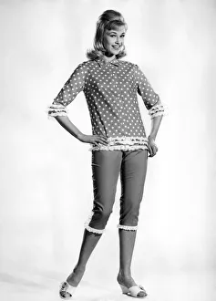 00060 Prints: Model Jo Waring wearing a polka dot patterned top and three quarter length leggins