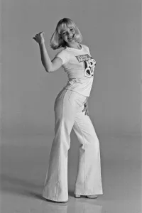 01511 Prints: Models wearing Daily Mirror Pop Club T-shirts demonstrating the new Convoy disco dance
