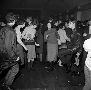00531 Prints: The mods and rockers were two conflicting British youth subcultures of the early to