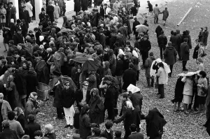 00540 Prints: The mods and rockers were two conflicting British youth subcultures of the early to