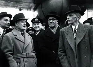 Independence Prints: Mohammed Ali Jinnah President of the Moslim League and Lord Wavell circa 1947