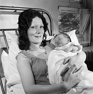 Images Dated 1st January 1973: A mother holding a baby at Carter Bequest hospital. Circa 1973