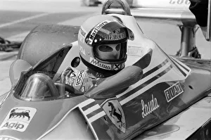 Motor Racing at Silverstone. The world top racing drivers have their last practice runs