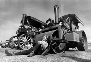 Mr John Bainbridge and Mr Ian Thompson with their 1923 Fowler Steam Roller on 19th June