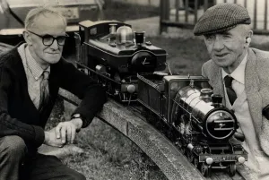 00393 Prints: Mr Len Weedon (left) and Mr Jack Dent members of the Tyneside Society of Model