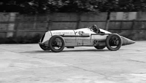 Motor Sports Prints: Mr Parry Thomas breaks three world records at Brooklands Leyland Thomas No