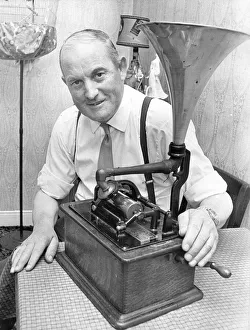 Mr. Tommy Little with his Edison phonograph in July 1973 30 / 07 / 73